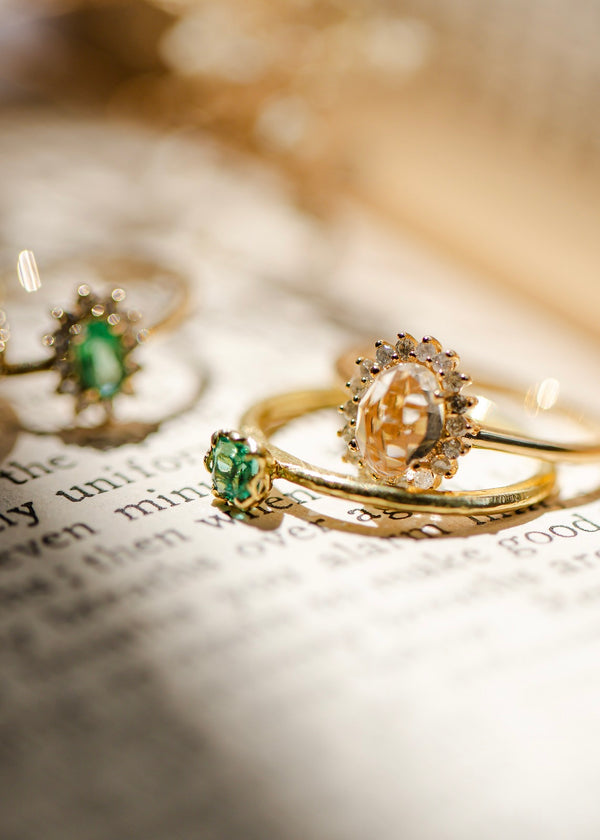 Elizabeth Ring | 18K Emerald Rings nam fine jewelry   